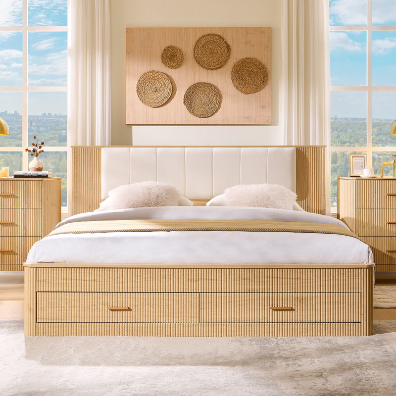 Lit plateforme moderne Adison King avec tiroirs de rangement et station de recharge, tête de lit rembourrée avec ports USB et prises électriques, sommier à lattes robustes en bois, montage facile, chêne naturel, sans sommier tapissier, montage facile