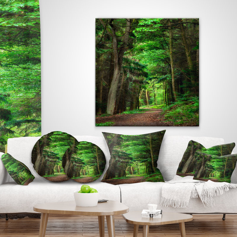 Dreamy Greenery in Dense Forest - Coussin imprimé forêt, 16 po x 1 po, Coussin décoratif