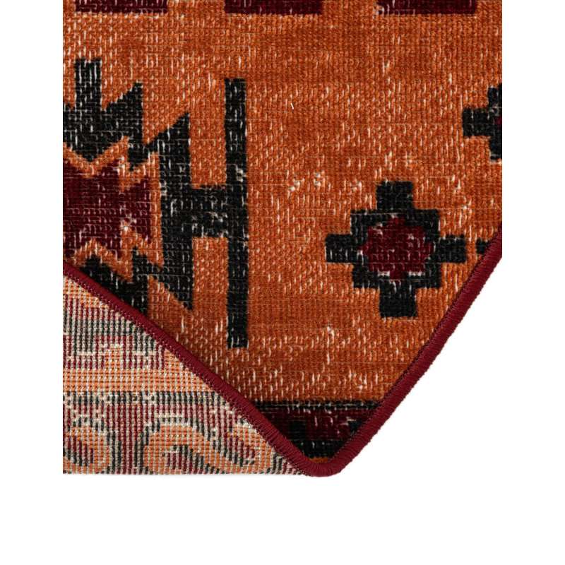 Geometric Red Area Rug, Round 7'10"