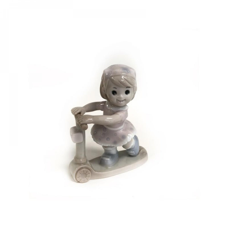Yaniel Figurines & Sculptures