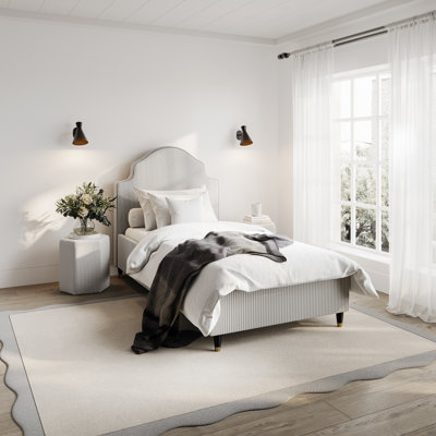 MONTEREY UPHOLSTERED BED