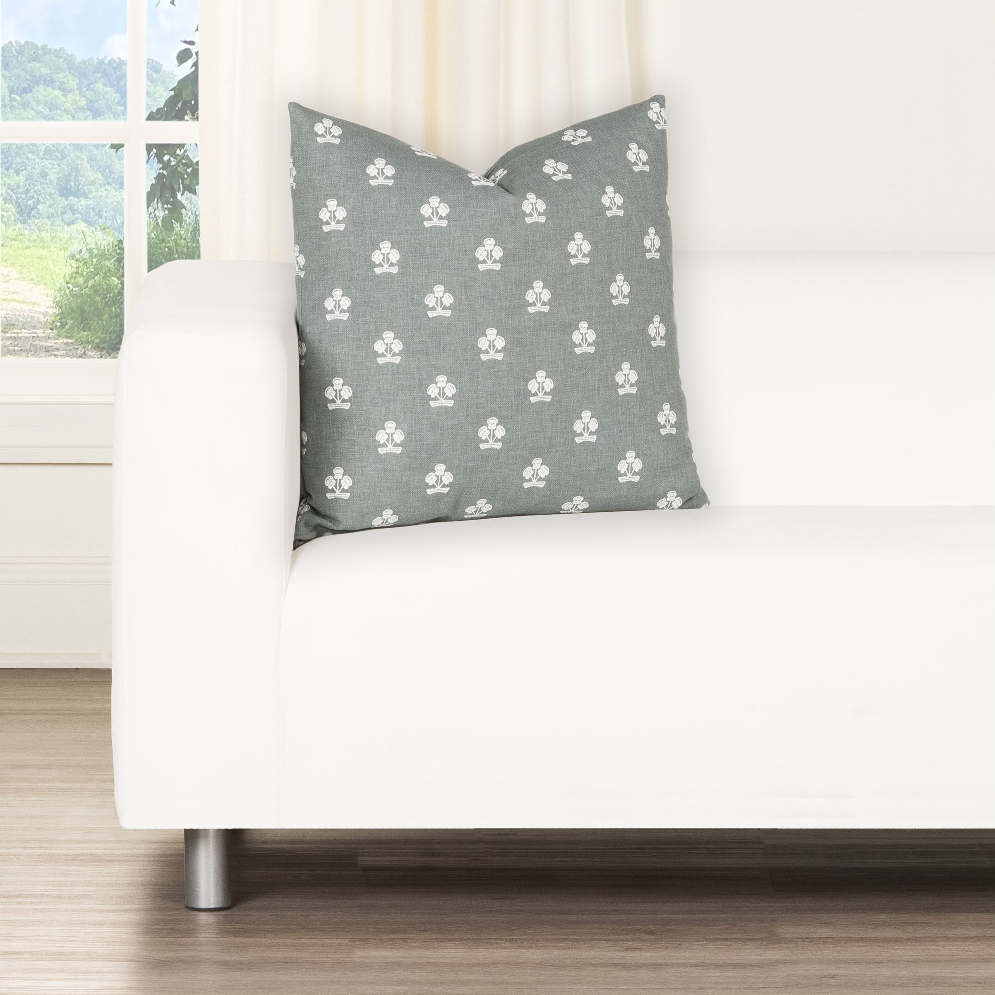 Hamachi Polyester Throw Square Pillow Cover & Insert, Feather, Light Green Floral 1, Square 22"