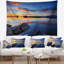 Tapisserie de polyester, eau calme et coucher de soleil avec accessoires suspendus inclus-28490561