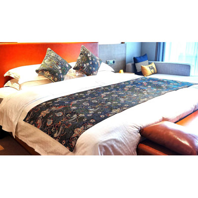 Chemin de lit floral en polyester par Morris