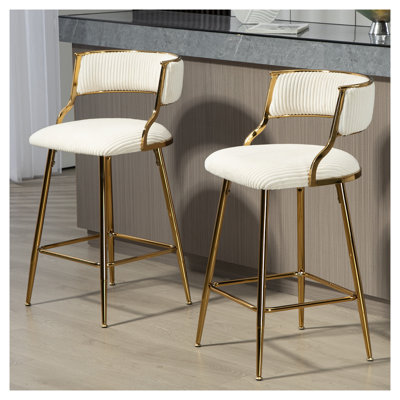 Ensemble de 2 tabourets de bar en velours côtelé beige, hauteur du comptoir, avec base et repose-pieds dorés, 66 cm (26 pouces), style moderne pour îlot de cuisine.