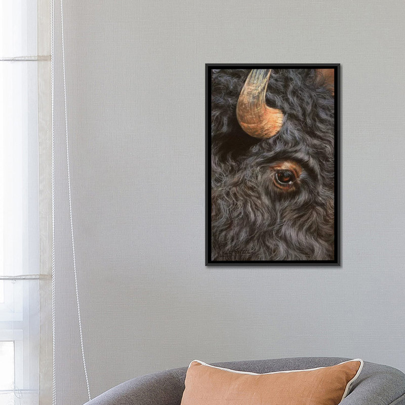 «Bison Close-Up» par David Stribble, impression sur toile tendue, H 60 po x l 40po x P 1,5 po, Toile avec cadre noir