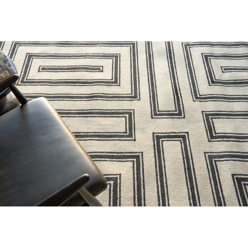 Studio hand-tufted New Zealand Wool Ivory/Black Area Rug, 10'X14'