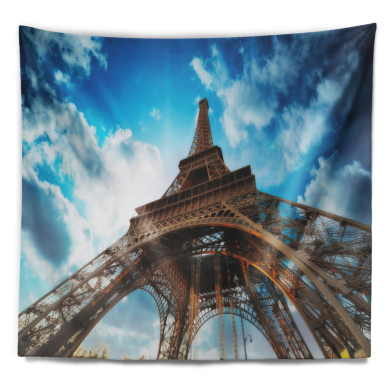 Paysage urbain, magnifique tour Eiffel sous une tapisserie bleu ciel, H 78 po x l 92 po