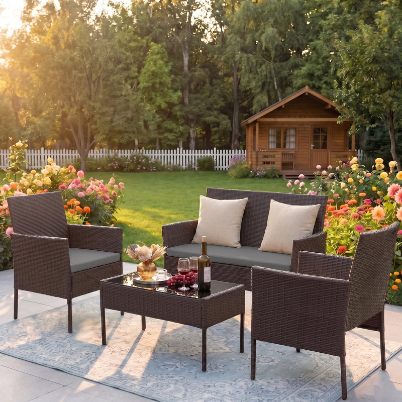Ensemble de meubles de patio en rotin PE 4 pièces avec table basse en verre et coussins lavables, Gray, Brown