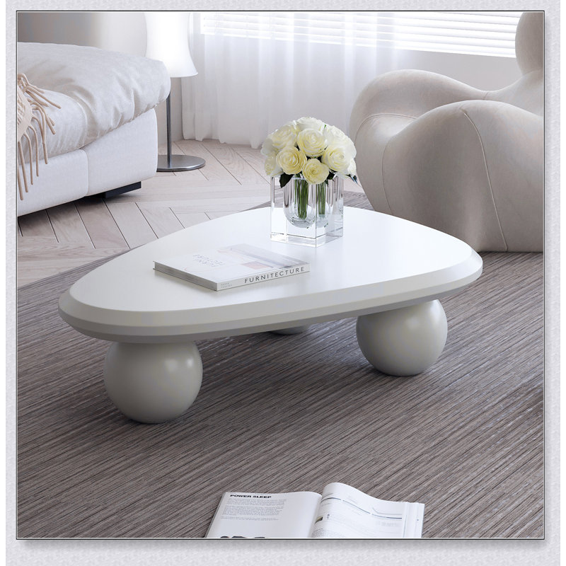 Table basse Cloud avec 3 pieds sphériques, table d'appoint moderne en bois pour les petits espaces de vie