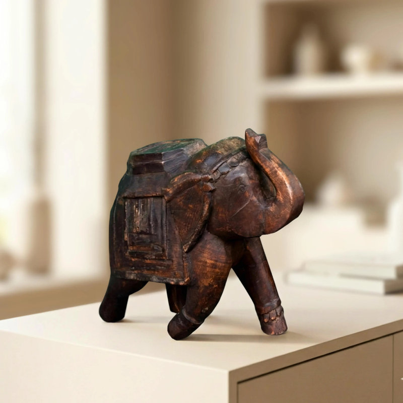 Derriyah Figurines & Sculptures