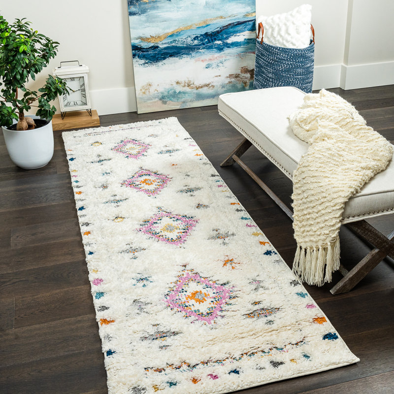 Tapis ivoire à motif géométrique Barden, Tapis de couloir 2 pi 7 po x 8 pi