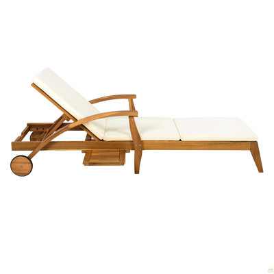 Chaise longue avec roulettes - Fauteuil inclinable en bois d'acacia pour patio / jardin, avec coussin blanc de 2 pouces, dossier réglable à 4 positions, mobilier d'extérieur polyvalent (1 seul ensemble: 1 structure + 1 coussin)