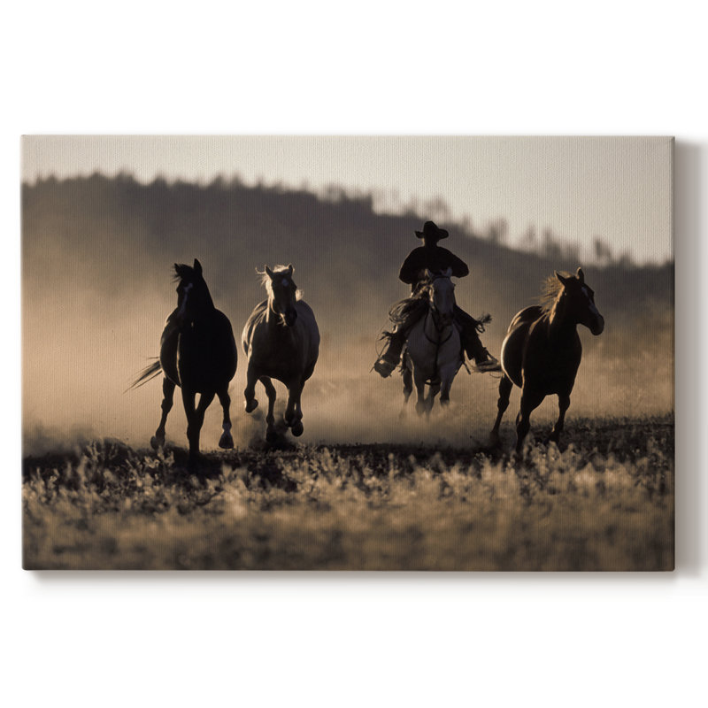 Ranchers Ride- Gallery encadrée -Prêt à suspendre, H 25 po x l 49 po, Doré