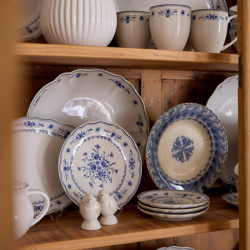 Vila Appetizer Plates, White/Blue