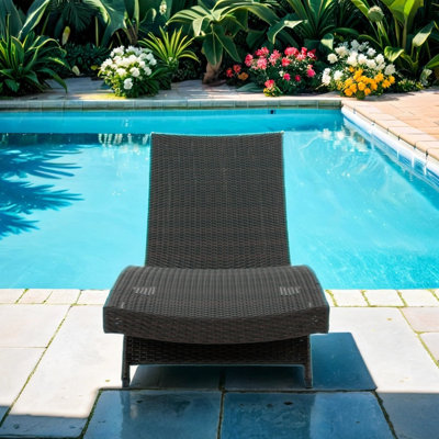 Danveer Outdoor Rattan Chaise Lounge