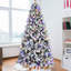 Arbre de Noël enneigé 8 pi avec 470L de lumières colorées à DEL avec boule G45, arbre réaliste articulé en PE + PVC + à aiguille dure avec fil mémoire, 10 modes d'éclairage, interrupteur au pied et support en métal stable-1295517753