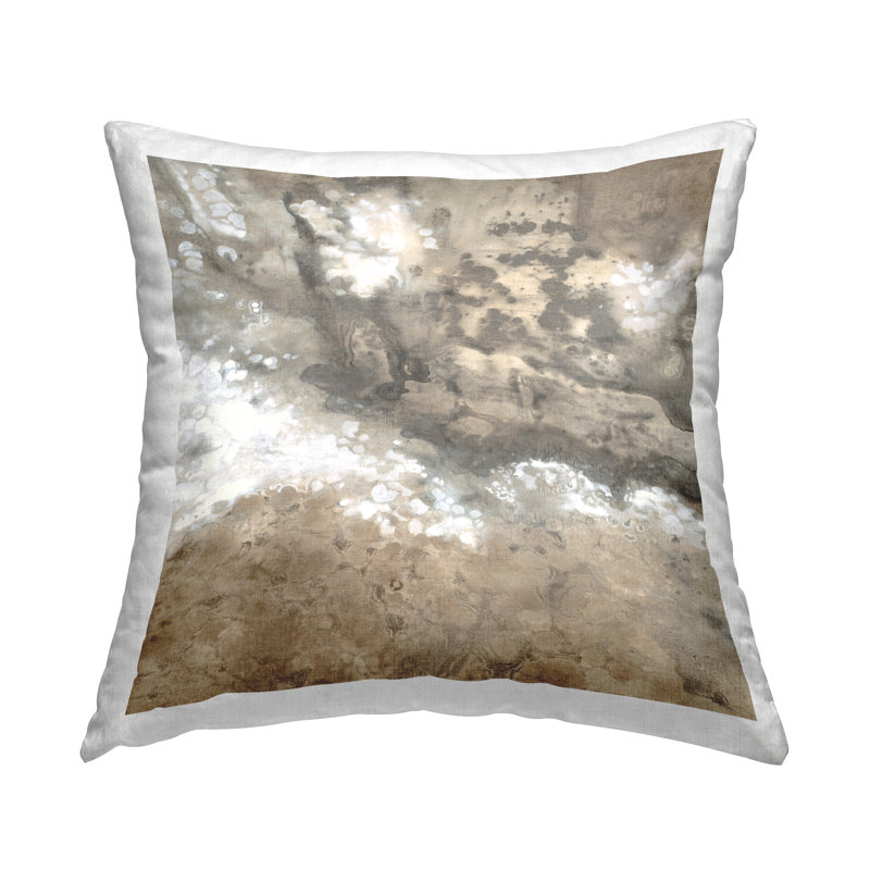 Coussin décoratif à imprimé abstrait brun clair par Liz Jardine
