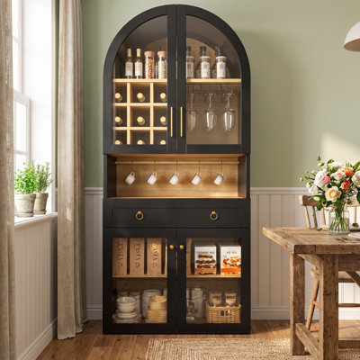 Armoire de bar arquée de 70 pouces de style Mid-Century; bar à café avec tablettes réglables et 5 crochets; 9 porte-bouteilles, 3 porte-verres, portes en verre trempé et un grand tiroir; noir.
