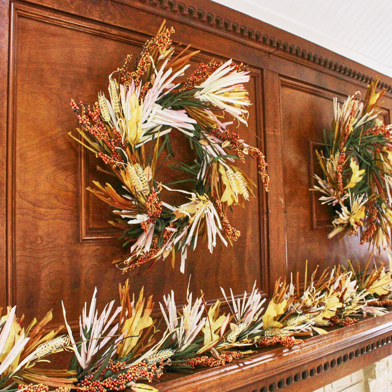 Faux Plastic 28'' Wreath