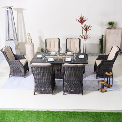 Ensemble repas extérieur pour 6 personnes avec coussins