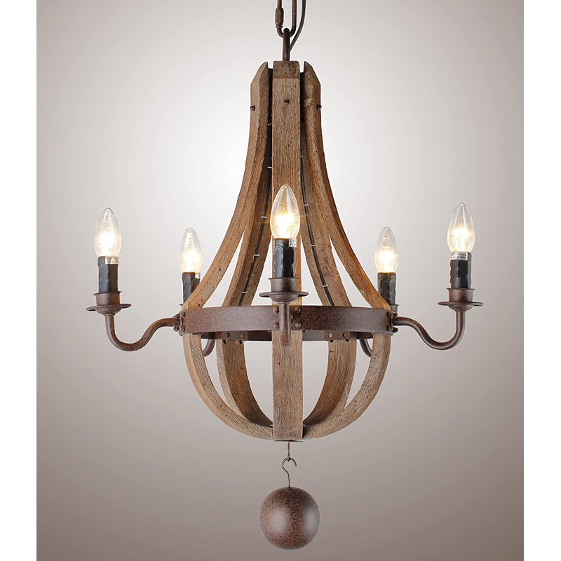 Lustre classique / traditionnel à 5 lumières de style bougie avec détails en bois Kallson