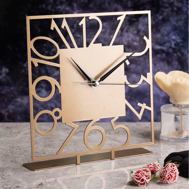 Horloge décorative, Doré