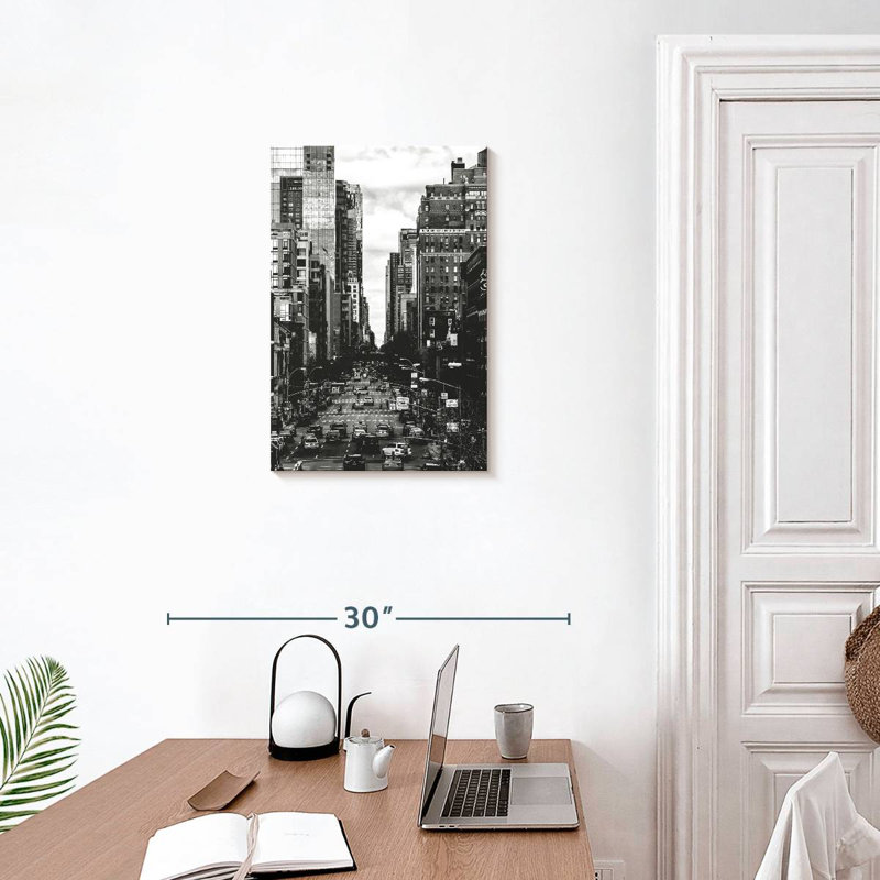 Sirci, New York, H 24 po x l 16 po