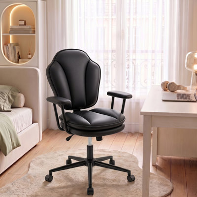 Cloud-shaped seashell office chair