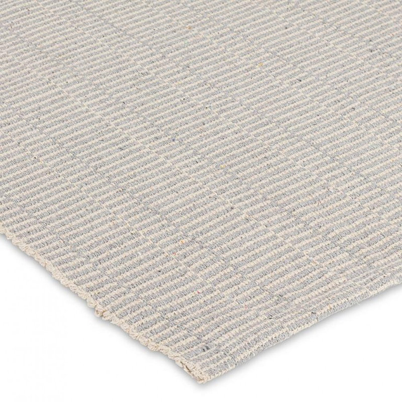 Tapis vert et ivoire à rayures courtes