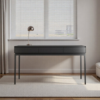 Simple computer desk study table for learning