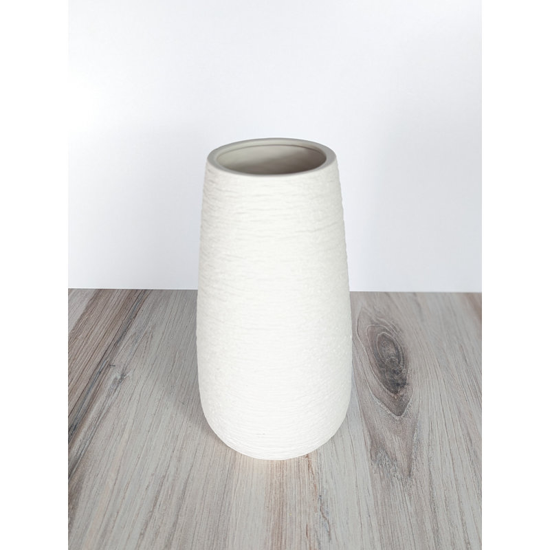 Kemaree Ceramic Table Vase, White