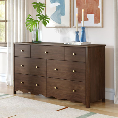 Sutton 7 Drawer Dresser, Walnut