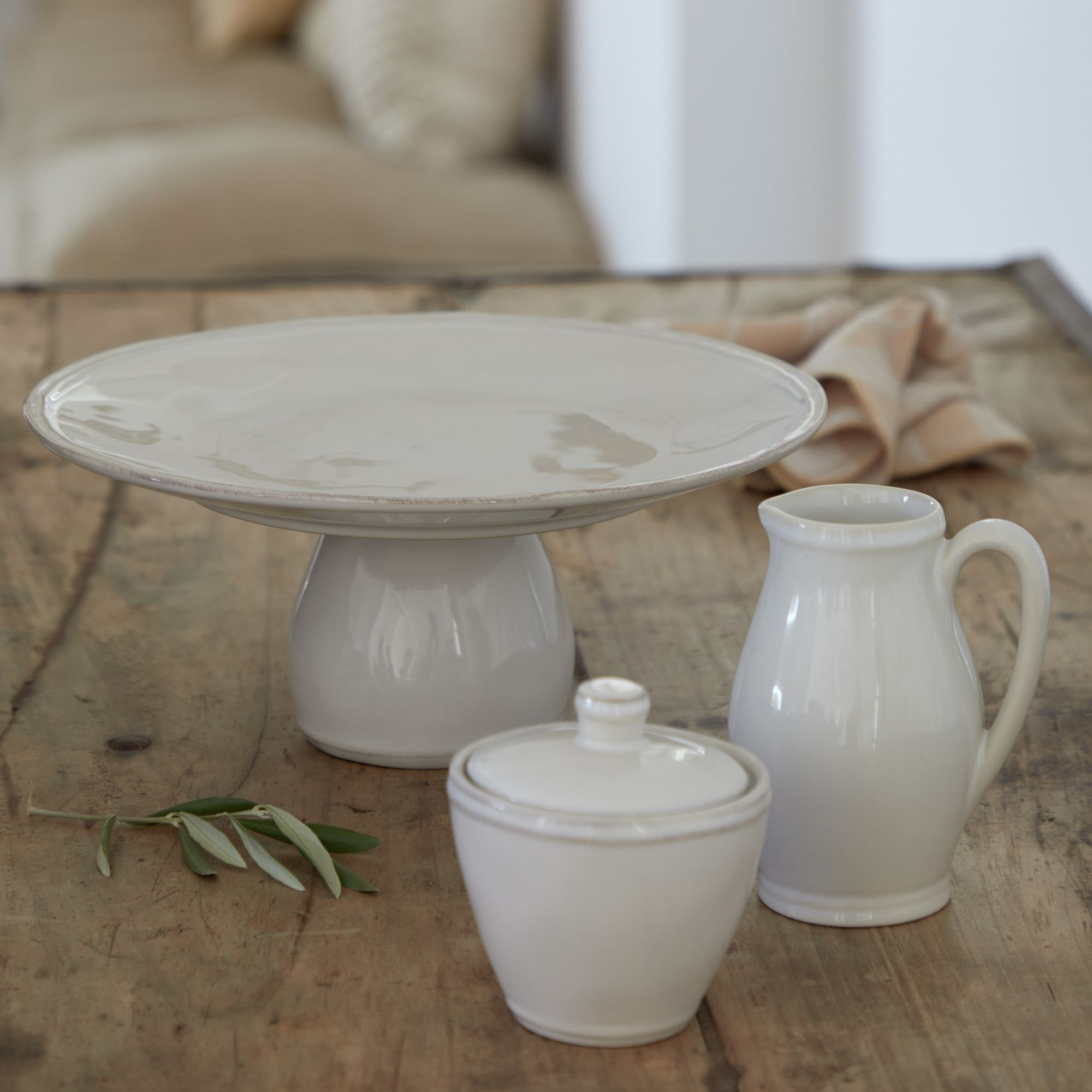 Fontana Stoneware Cake Stand