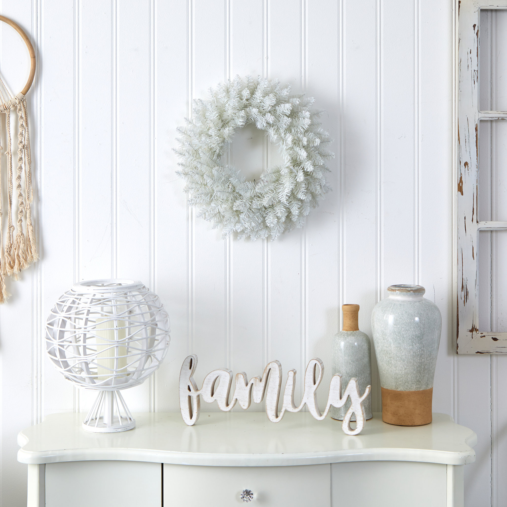 18'' White Pre-Lit Artificial Spruce Wreath - Thumbnail 2