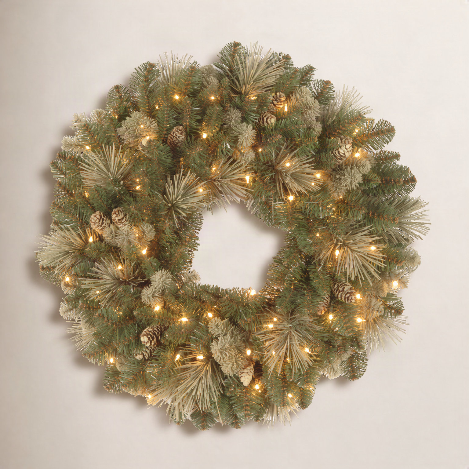 Pre-Lit Pine Wreath, 30"
