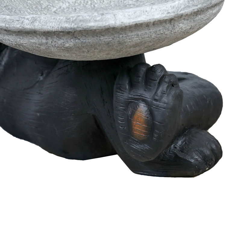 25,7 po L Statue de jardin d'ours noir, bain d'oiseaux - Ours couché sur le côté tenant deux bols, décoration de jardin extérieur en béton GFRC