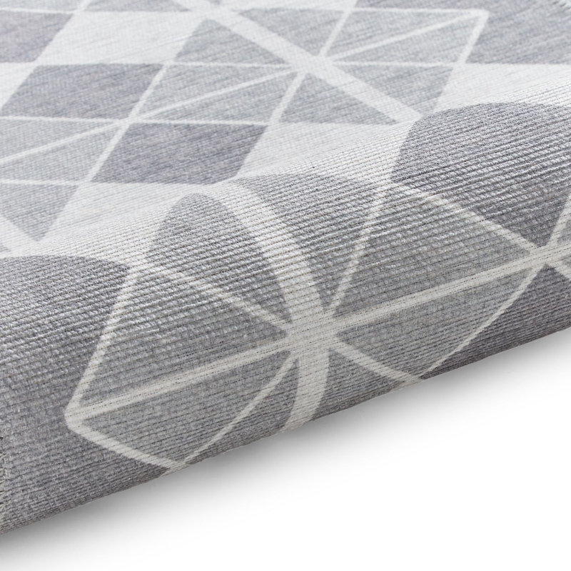 Victoria Machine Woven Grey Area Rug, Rectangle 2' x 3'11"