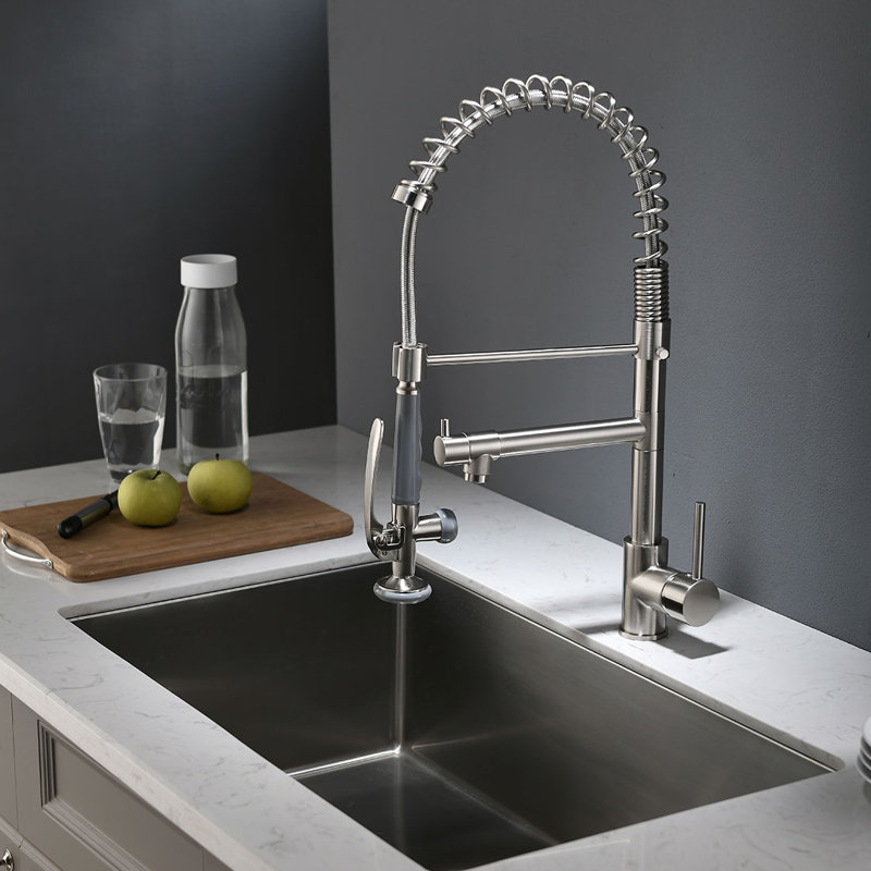 Robinet de cuisine rétractable à poignée simple avec accessoires, Nickel brossé