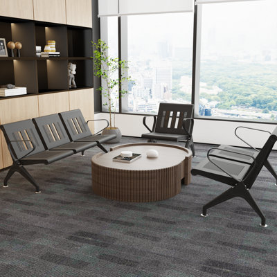 Chaise moderne en métal pour salle d'attente avec accents en bois