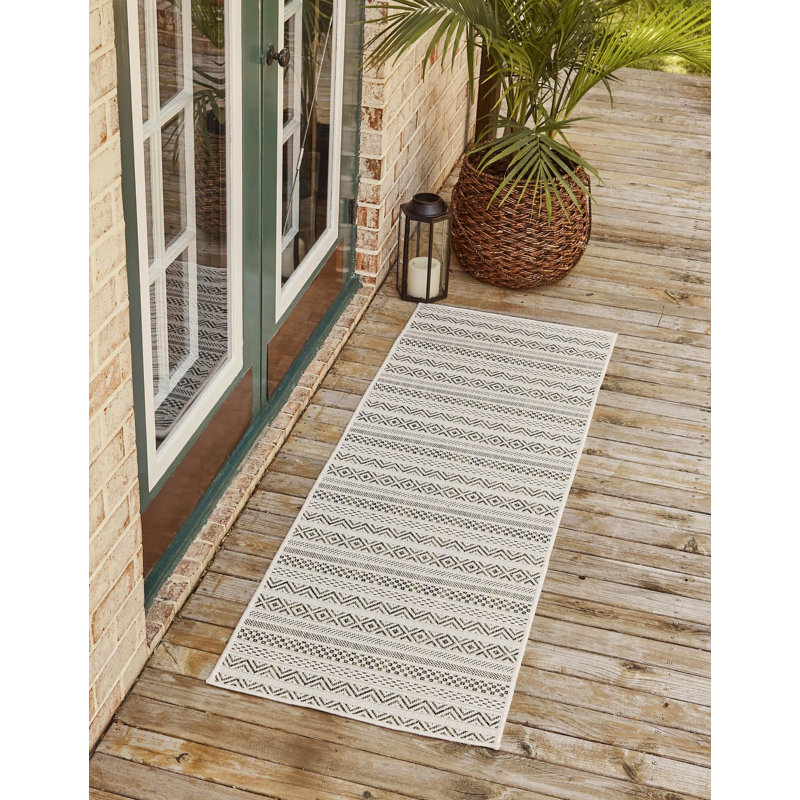 Tapis rayé en polypropylène tissé à la machine intérieur / extérieur gris clair, Tapis de couloir 2 pi x 7 pi 10 po