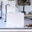 Baignoire de trempage autoportante à surface solide de 67 po en blanc mat