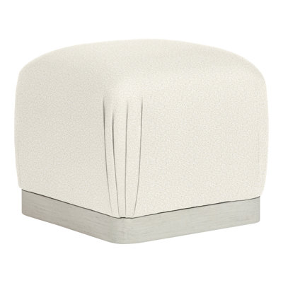 Nola Ottoman