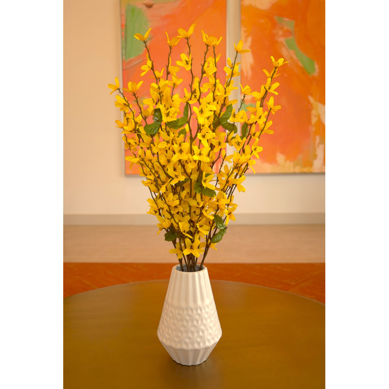 Forsythia dans un vase