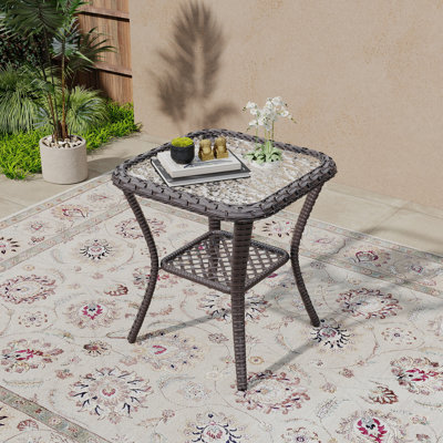 Table d'appoint en osier PE avec plateau en verre et tablette de rangement - Structure en acier antirouille