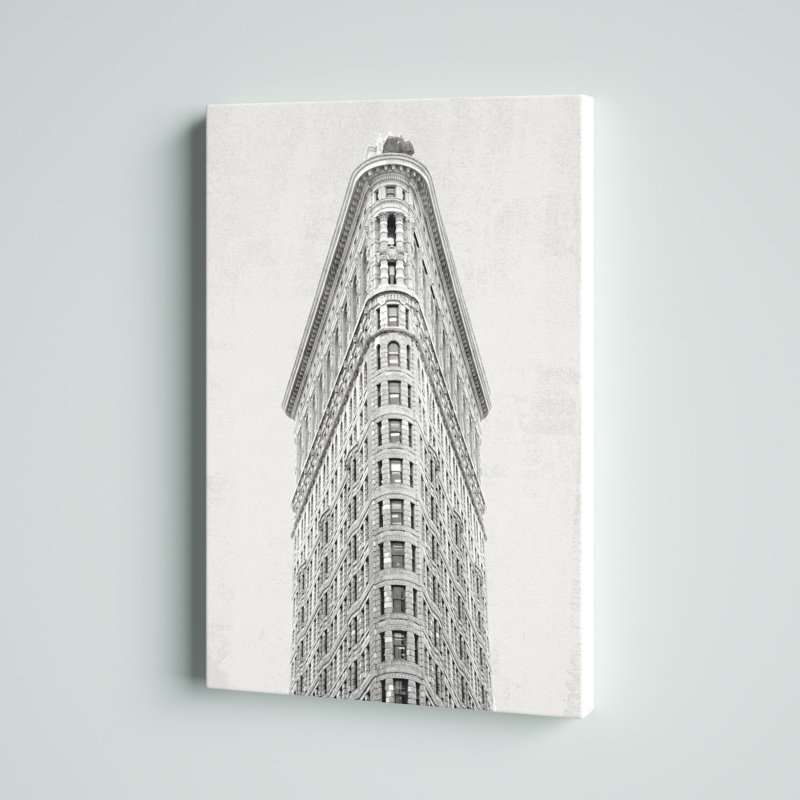 «Flatiron Building NYC» par Wild Apple Portfolio - reproduction de photo, H 18 po x l 12 po