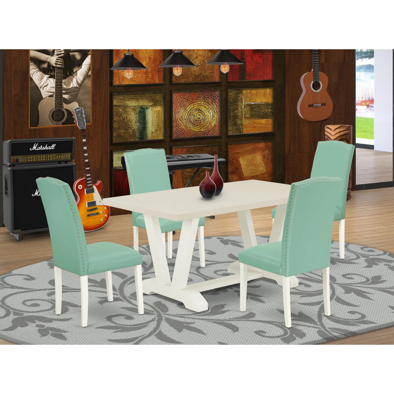 L'ensemble de mobilier de salle à manger 5 pièces comprend une table de salle à manger rectangulaire avec des pieds en V et 4 chaises Parsons en simili cuir pour étang, lin brossé blanc