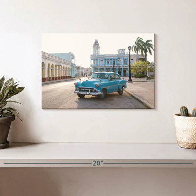 Voiture cubaine bleue Mehar