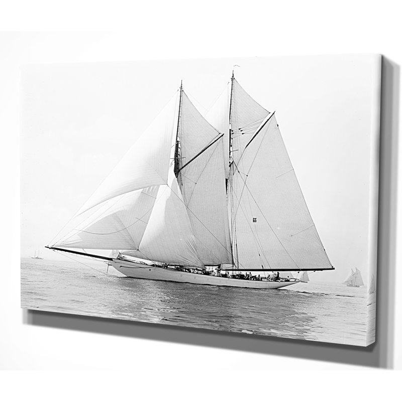 « voilier yacht iv », reproduction de dessin sur toile tendue en noir, H 32 po x l 48 po x P 1,5 po