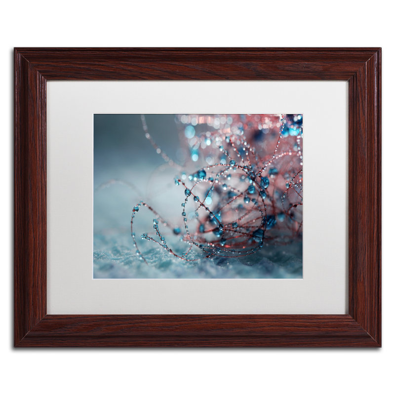« blue silence » par "beata czyzowska young, reproduction encadrée sur toile, H 11 po x l 14 po x P 0,5 po, Brun